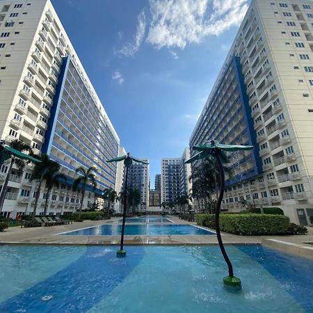 Madison'S Place At Sea Moa Manila Bagian luar foto