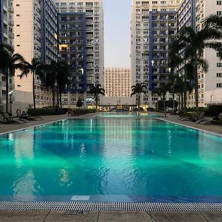 Madison'S Place At Sea Moa Manila Bagian luar foto