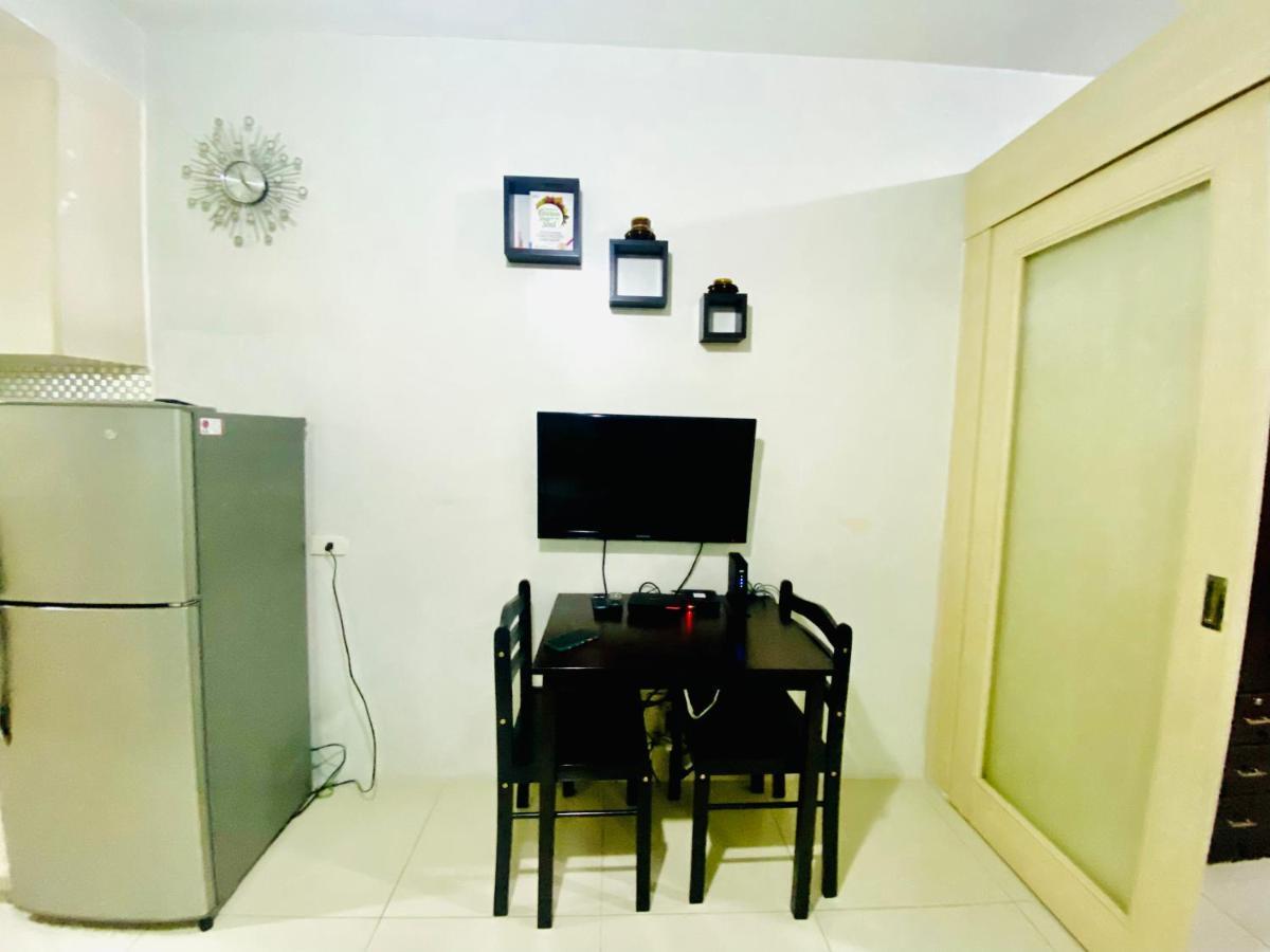 Madison'S Place At Sea Moa Manila Bagian luar foto