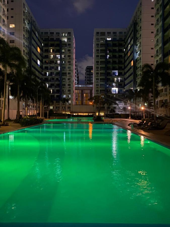 Madison'S Place At Sea Moa Manila Bagian luar foto