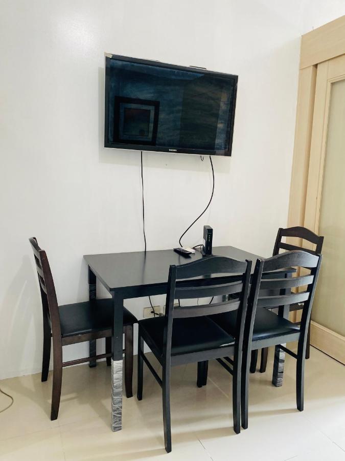 Madison'S Place At Sea Moa Manila Bagian luar foto
