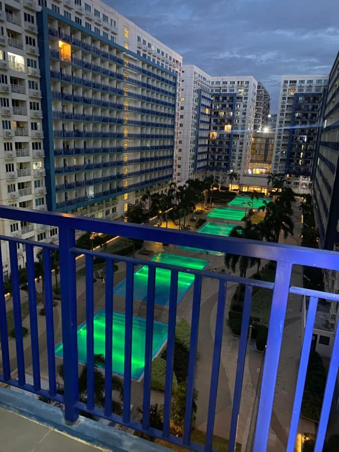 Madison'S Place At Sea Moa Manila Bagian luar foto