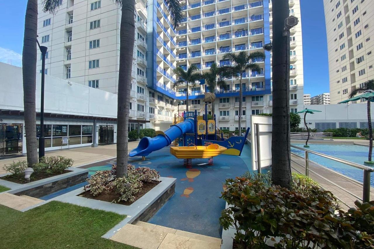 Madison'S Place At Sea Moa Manila Bagian luar foto